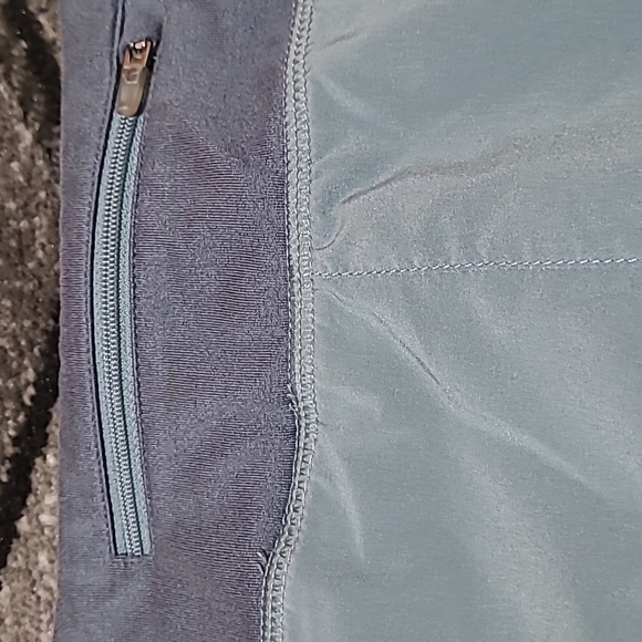 NIKE DRI-FIT RUNNING LINED LOGO ATHLETIC SHORTS - Picture 9 of 9